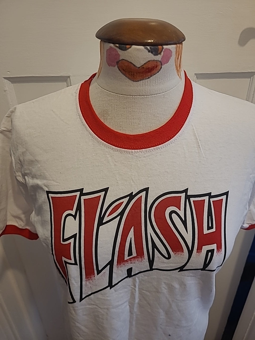 Mens Fruit Of The Loom Size Medium White Red Flash Tshirt
