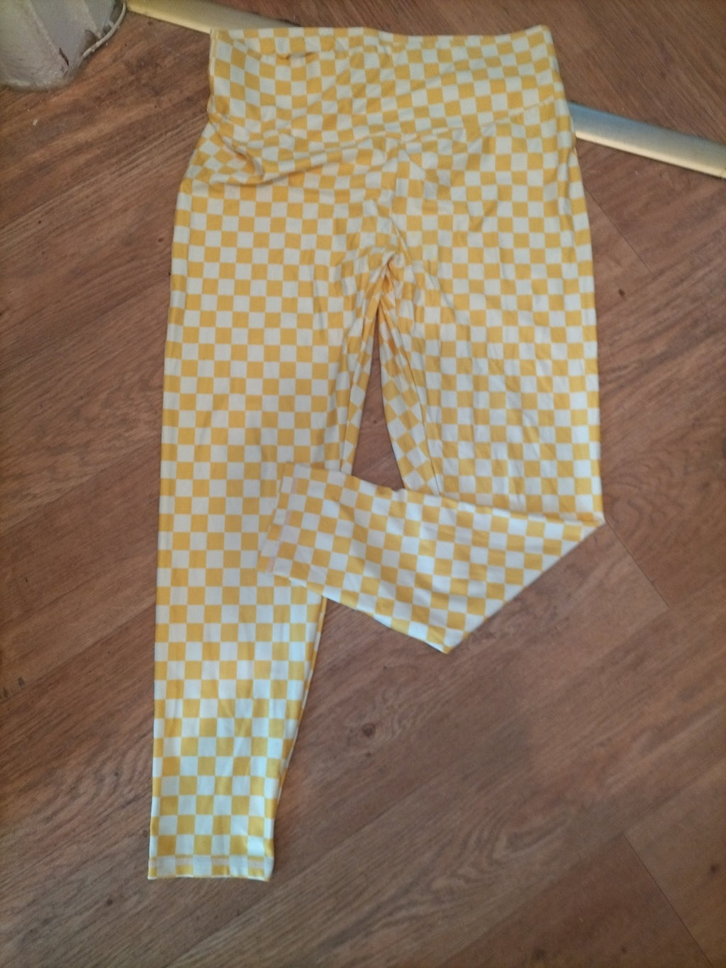 Ladies XL Yellow Square Pattern With White Leggings
