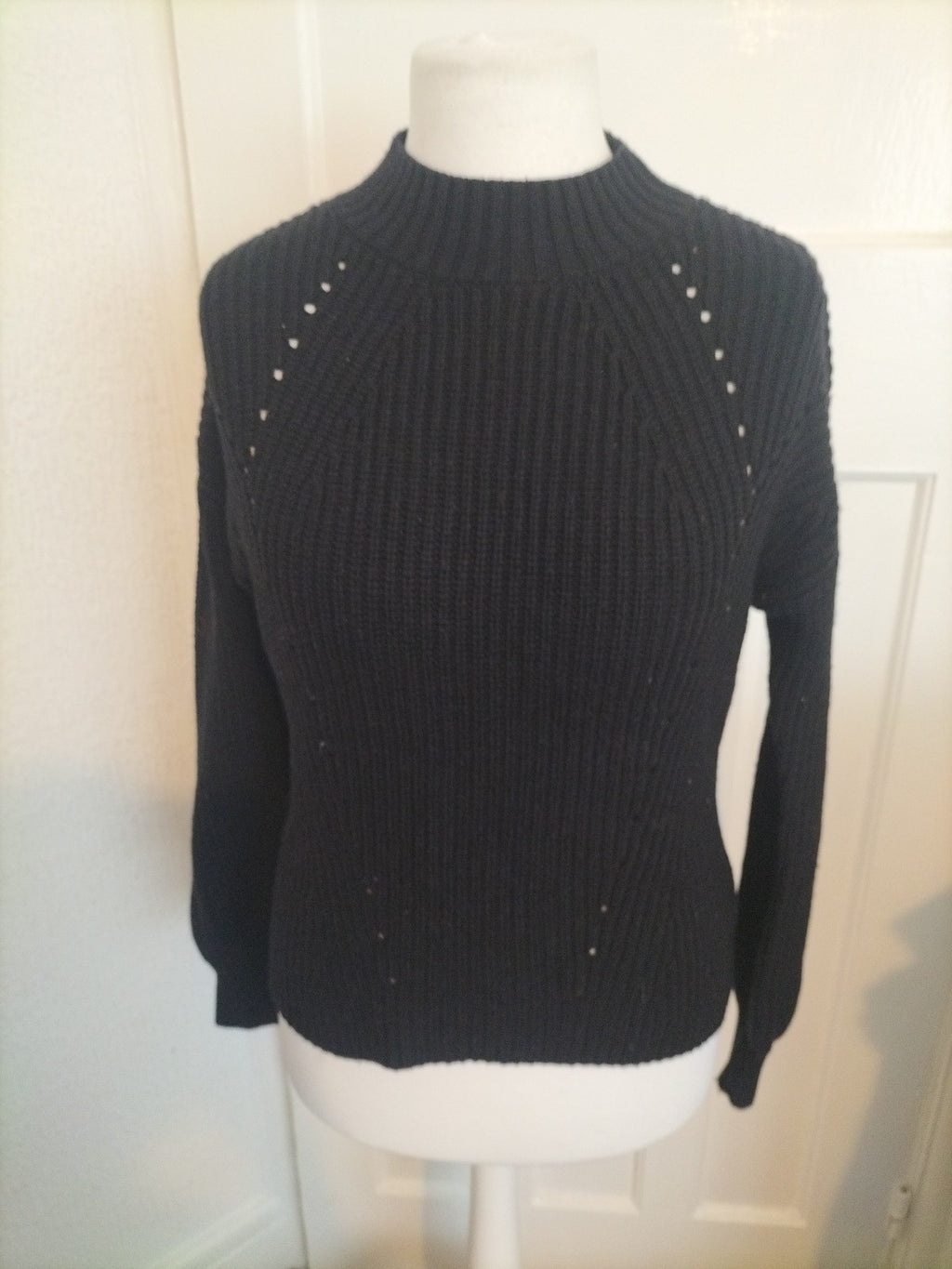 Ladies Gap Size XS Black Ribbed Pullover Jumper
