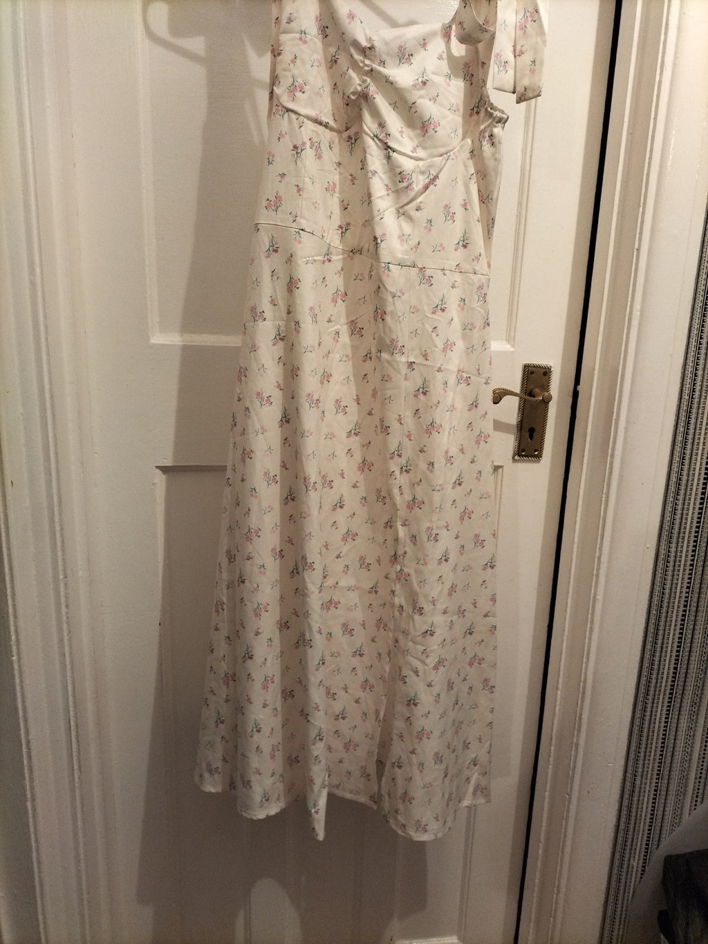 Ladies Size M/L Ivory Floral Self Tie Sleeveless Dress