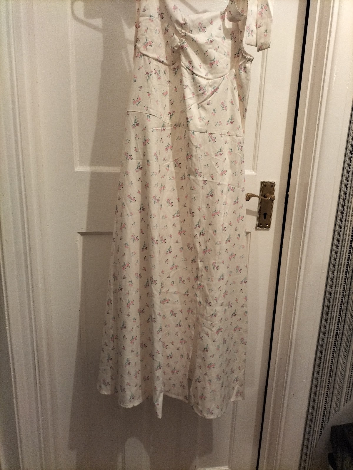 Ladies Size M/L Ivory Floral Self Tie Sleeveless Dress