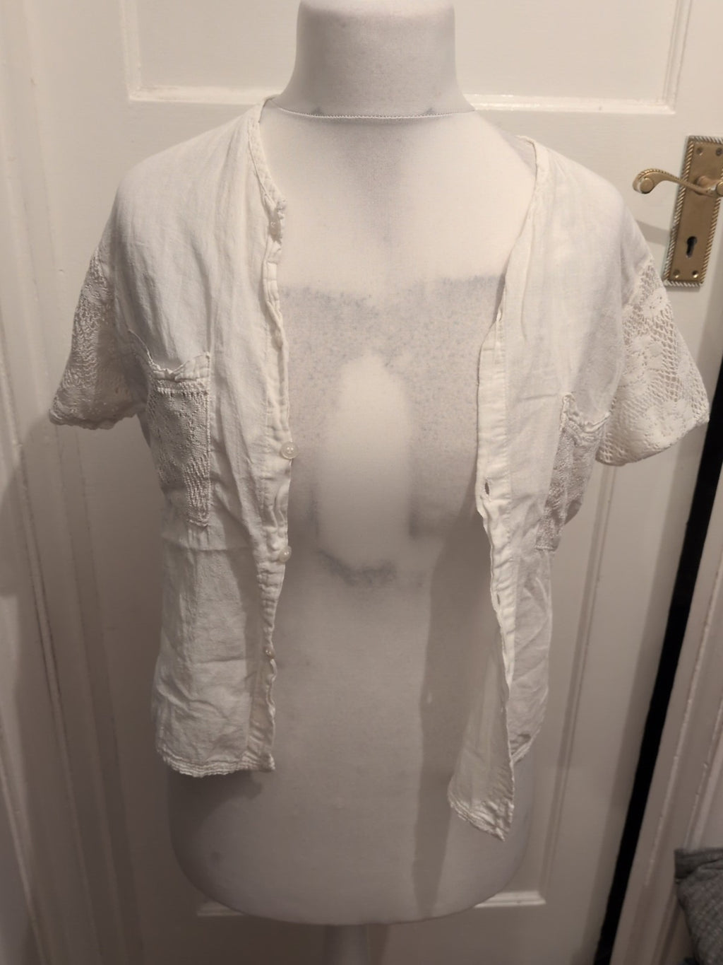 Small White Short Sleeve Patterned Buttoned Blouse