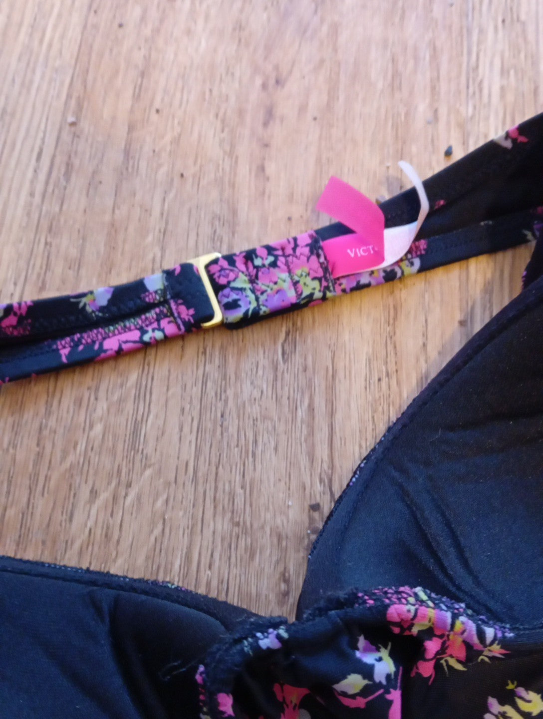 Ladies Victoria Secrets Size 32A Bikini Bra