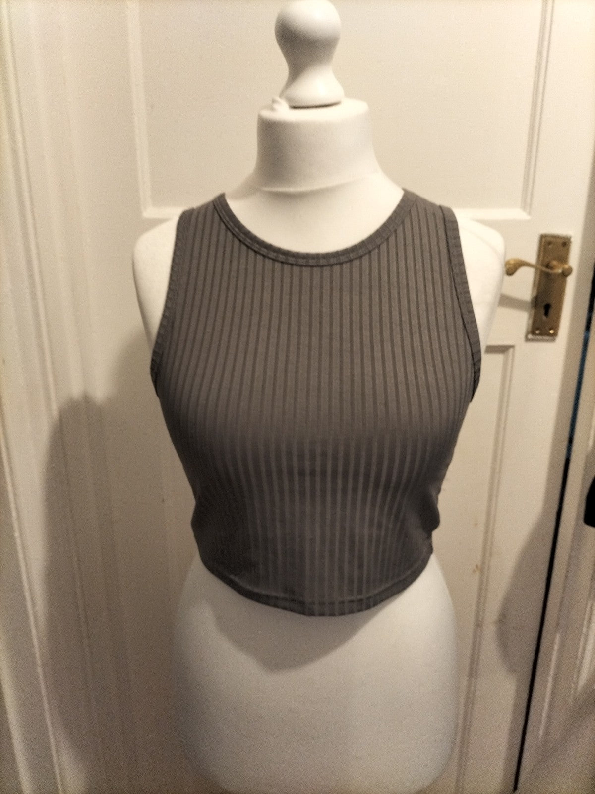 Ladies Shein Size Large Grey Ribbed Sleeveless Crop Top