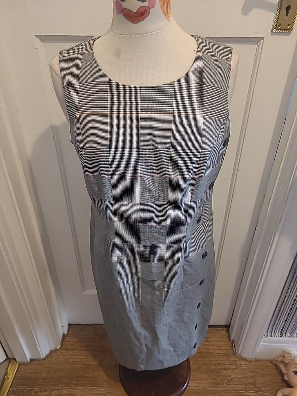 Ladies Papaya Size 12 Grey Check Sleeveless Buttoned Dress