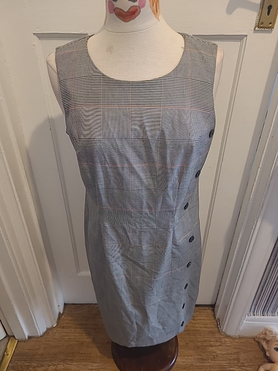 Ladies Papaya Size 12 Grey Check Sleeveless Buttoned Dress