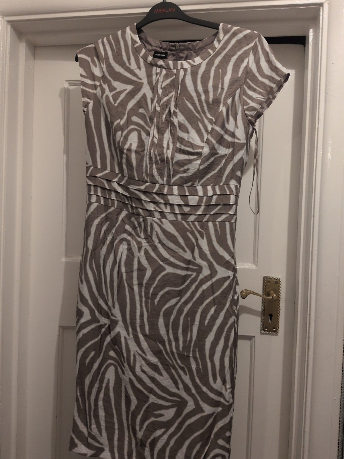 Garry Webber Size 12 White And Khaki Short Sleeve Dress