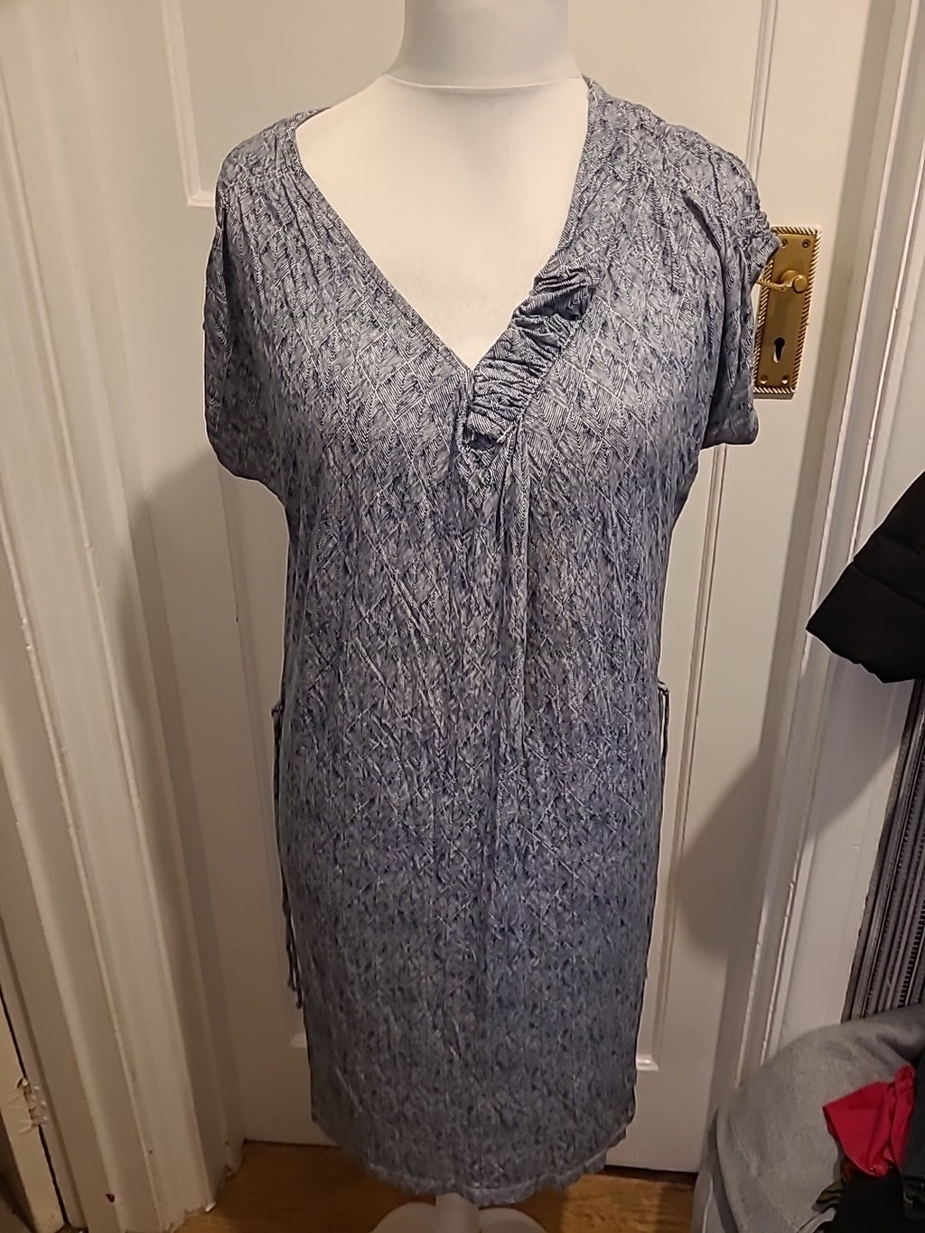 Ladies Crew Clothing Size 14 Grey/Black V Neck Short Sleeved Dress