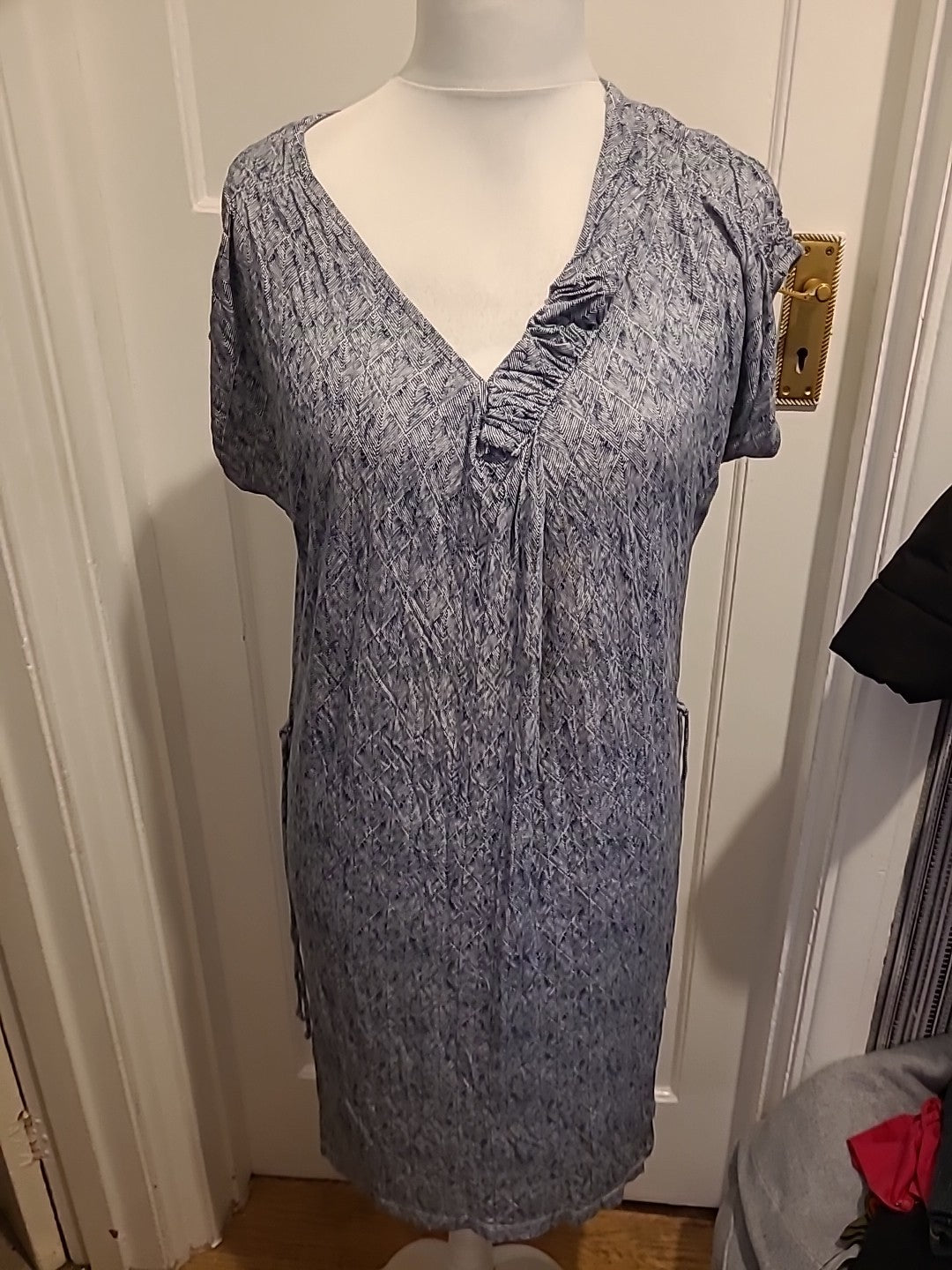 Ladies Crew Clothing Size 14 Grey/Black V Neck Short Sleeved Dress
