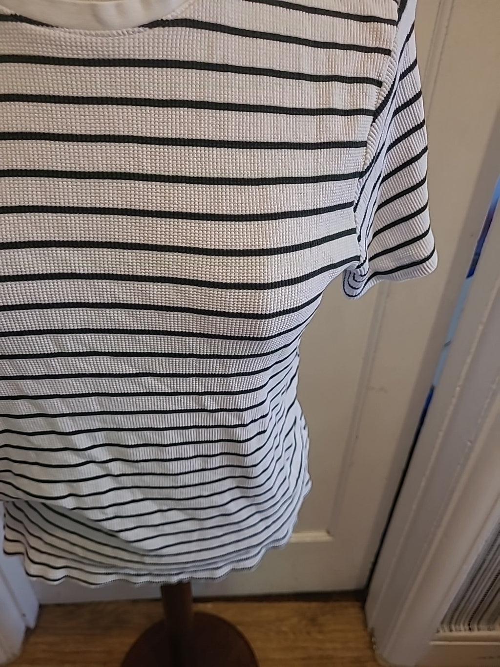 Ladies Tu Size Medium Black White Short Sleeved Sleepwear Tshirt
