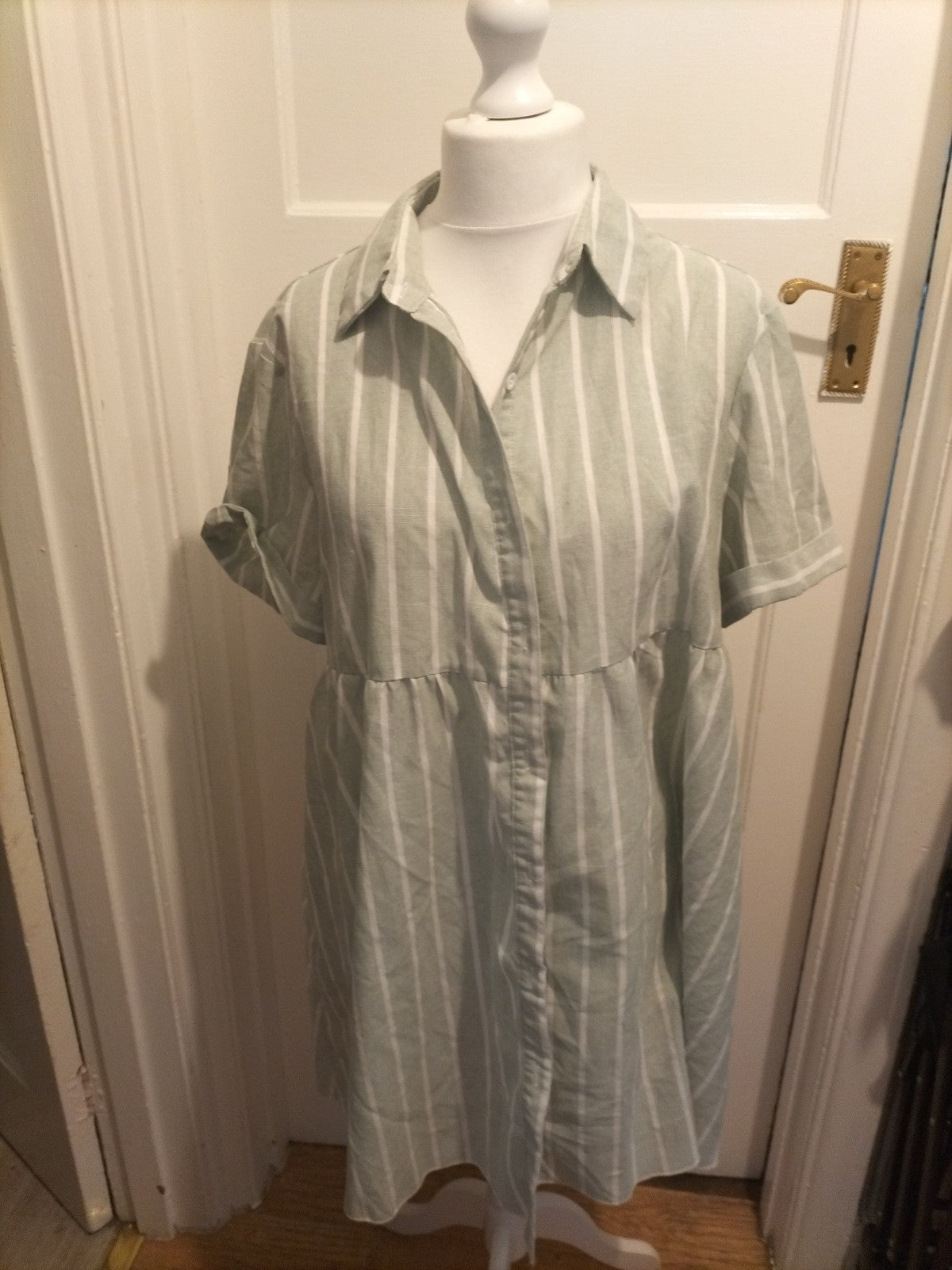 Ladies Shein Size XL Green And White Striped Buttoned Short Sleeved Dress