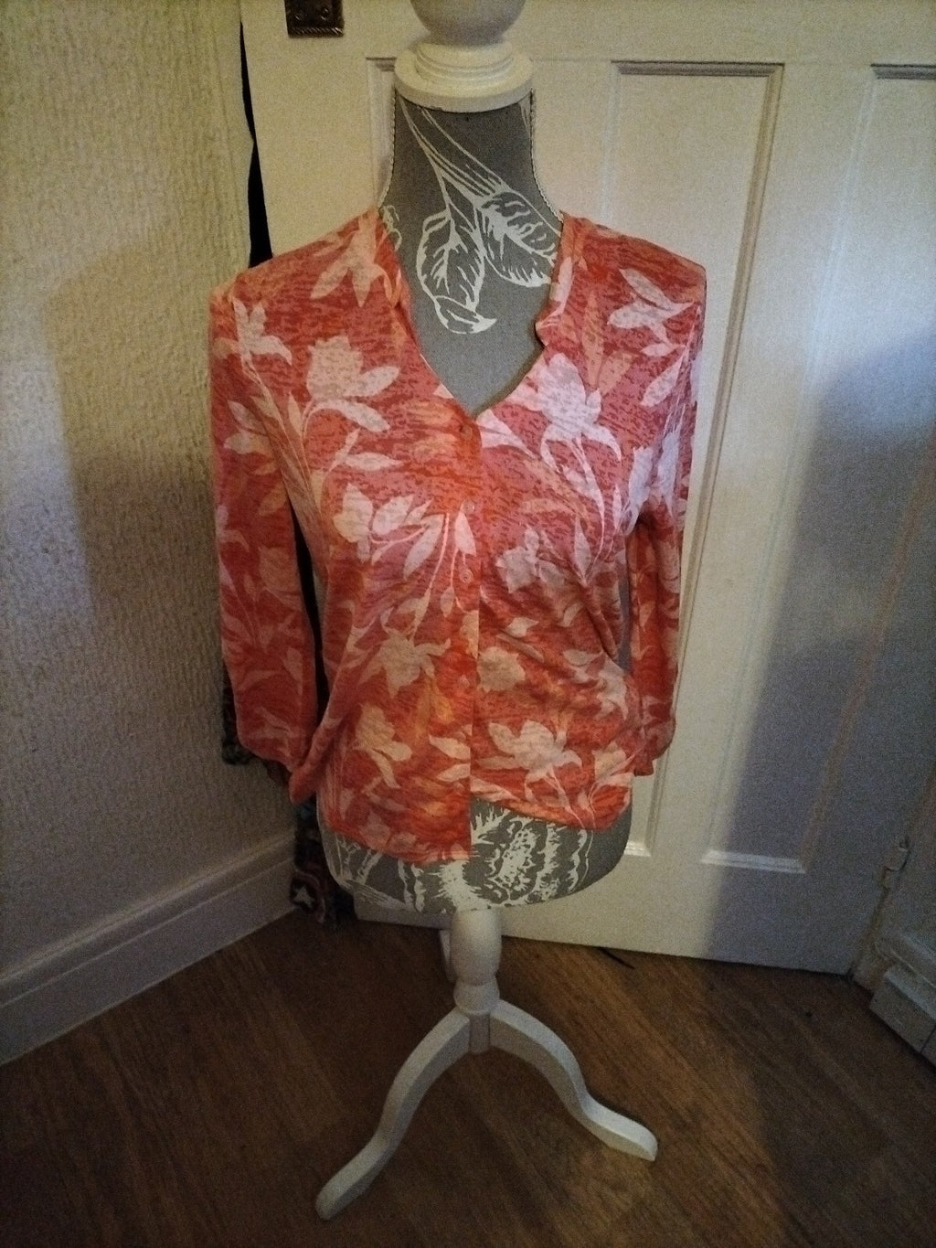 Ladies Classics Size 10 Pink Floral Buttoned Blouse