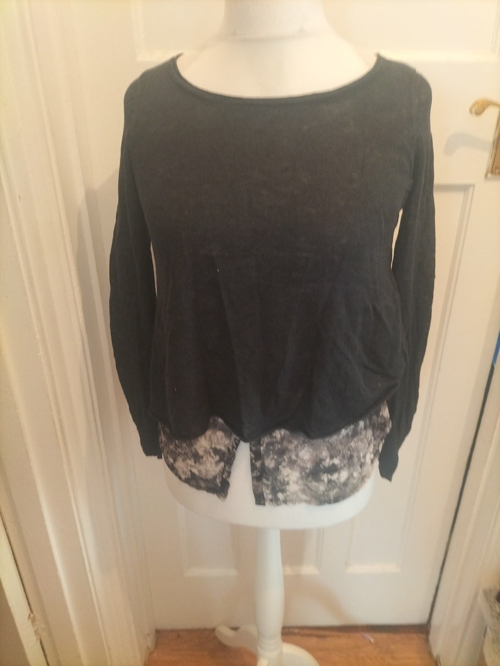 Ladies Limited Edition Size 8 Black Long Sleeved Open Back Blouse