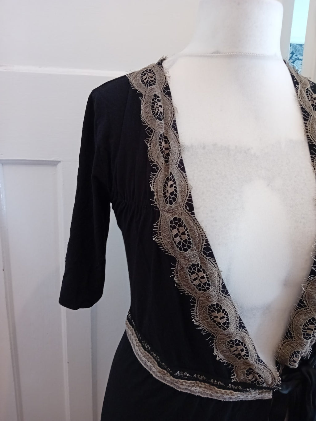 Avoca Anthology 2 Black And Grey Belted Dressing Gown