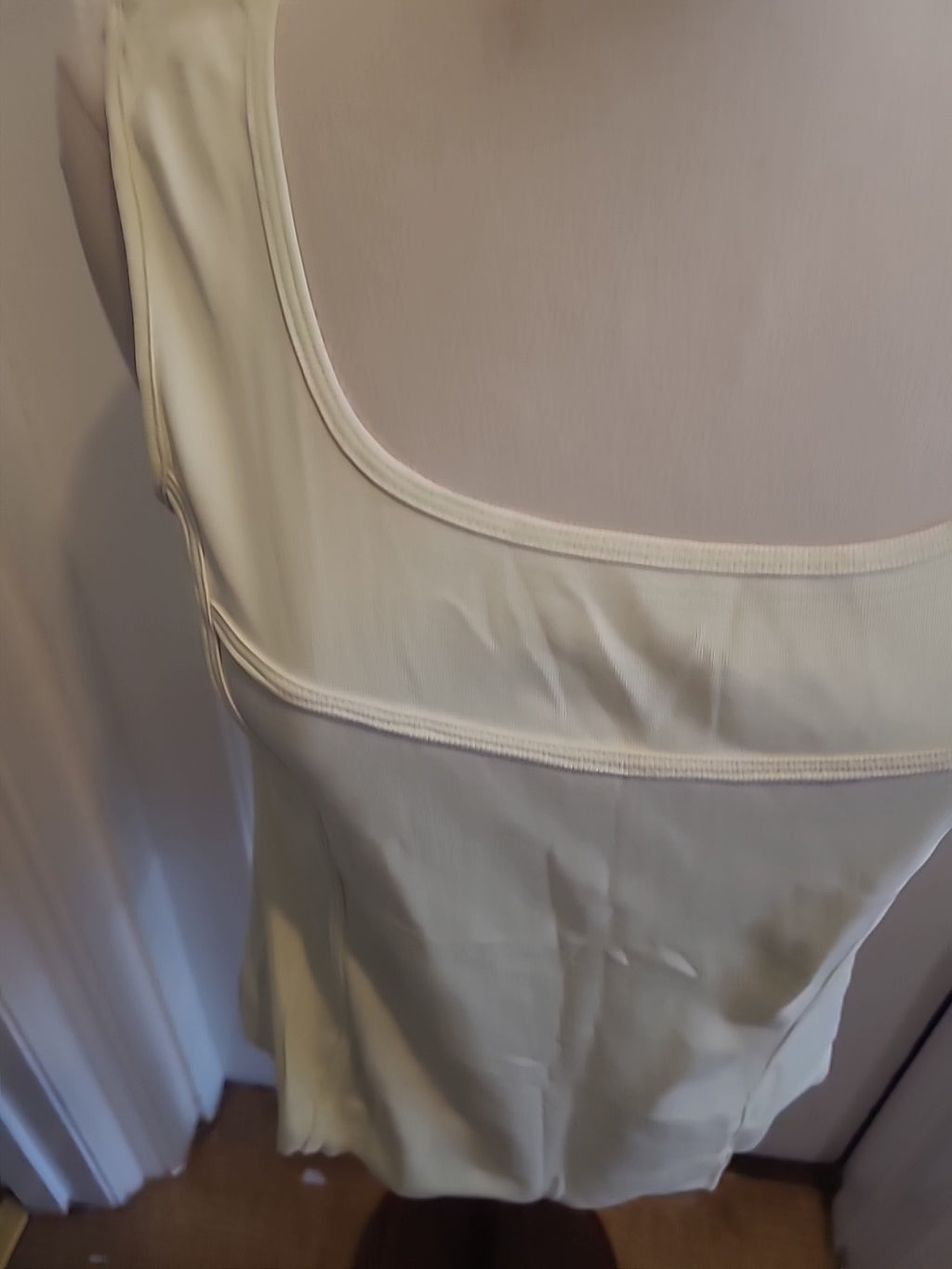 Ladies Dash Size 14 Pale Lime Sleeveless Tshirt