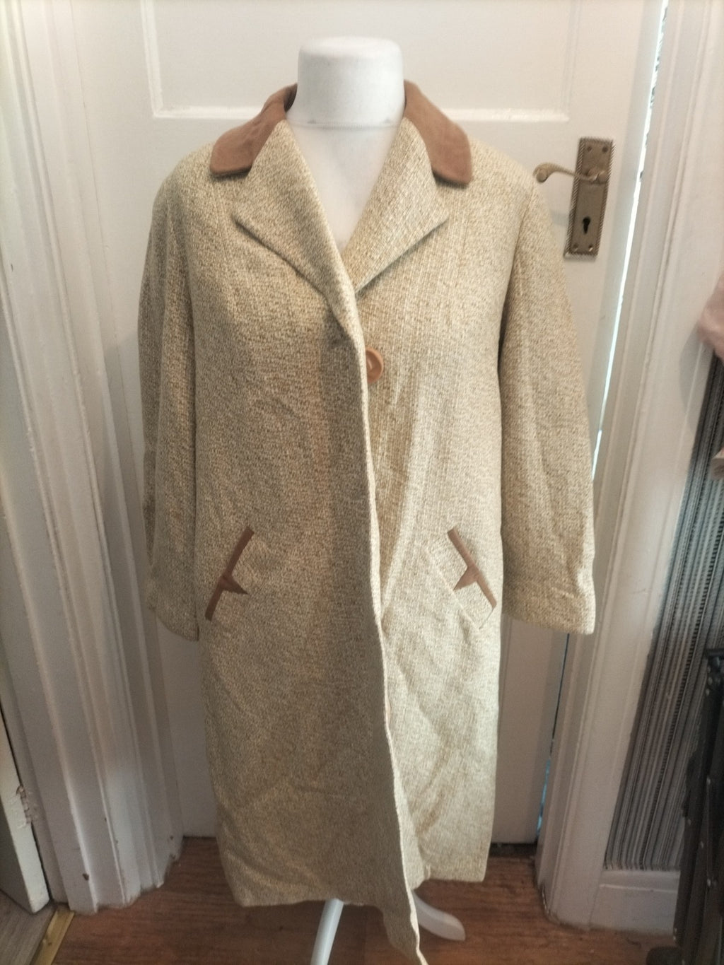 Ladies Large Gold Fleck Lined Padded Long Length Jacket