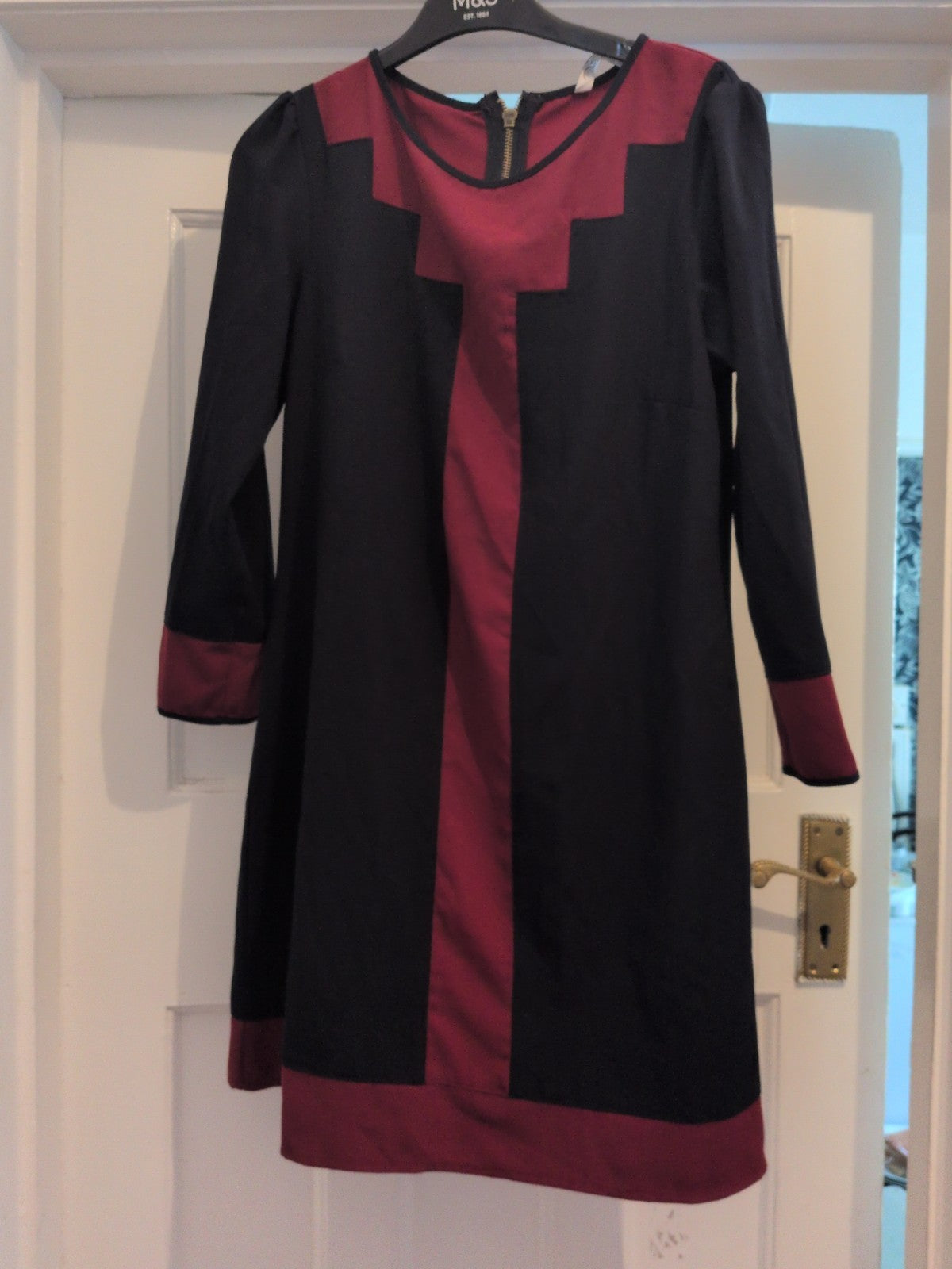New Look 8 Black And Burgundy Long Sleeve Dress