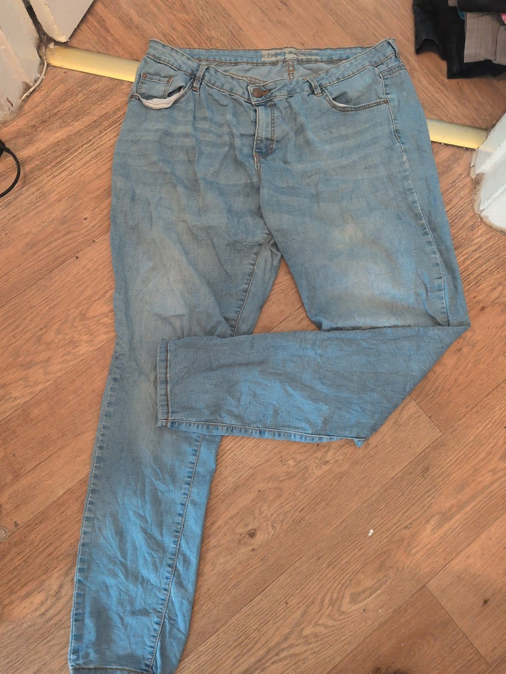 Denim&Co 16 Straight Jeans Elastication Gone