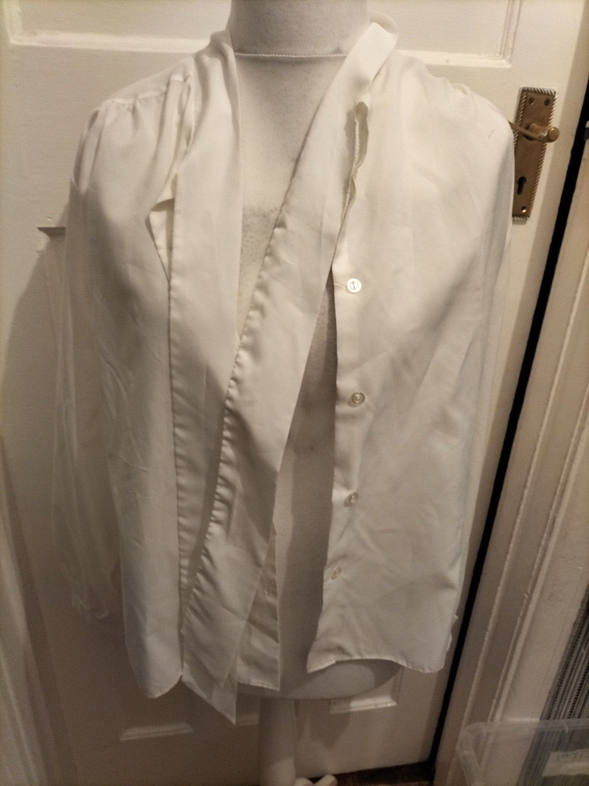 Ladies Size Medium White Lightweight Long Sleeve Blouse
