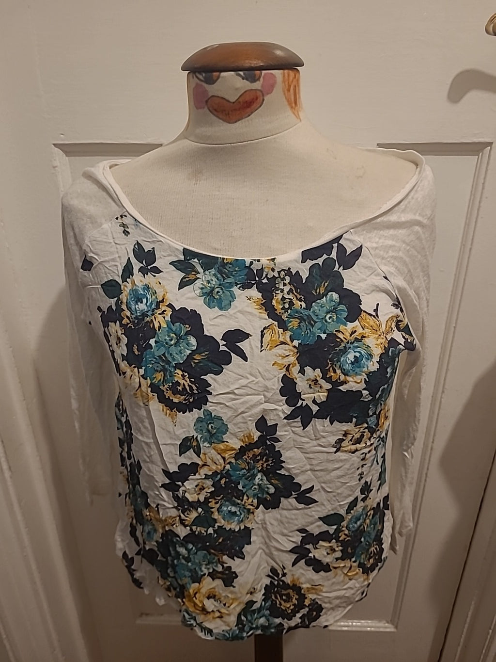 Ladies Laura Ashley Size 10 White Floral Long Sleeved Thin Top