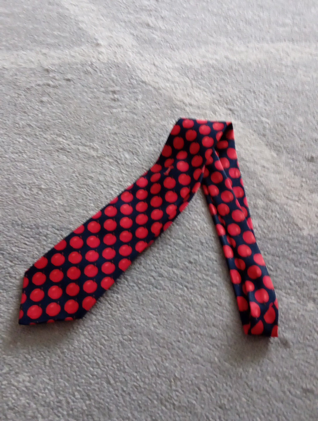 Mens Red Apple Tie Diamond Silks