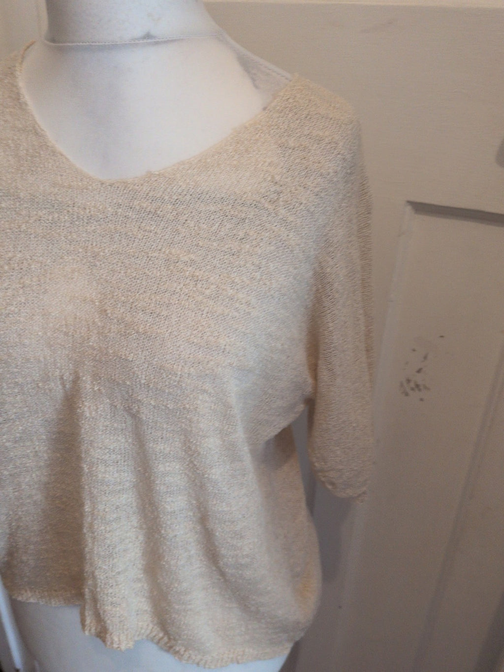 Ladies Size Large Beige Light Knit Style Short Sleeve T-shirt