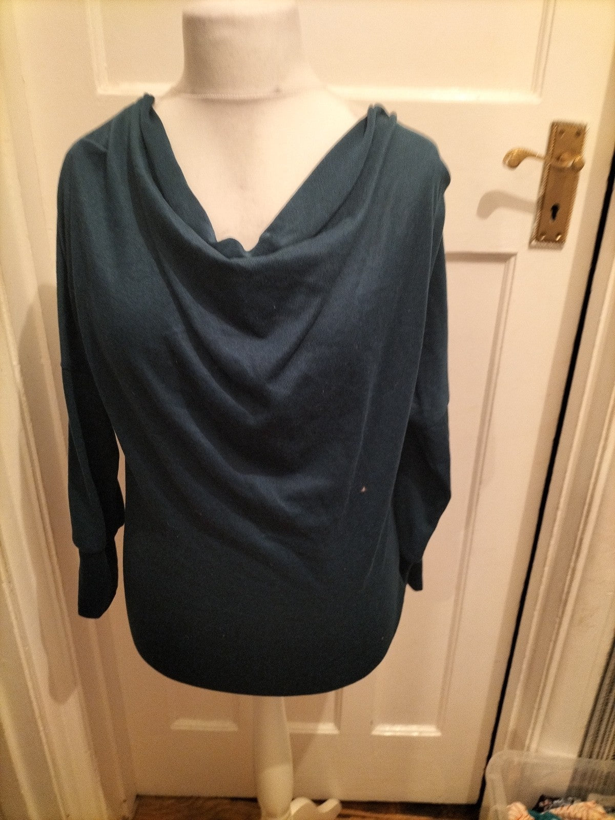 Ladies Shein Size Small Teal Long Sleeved Scoop Neck Top