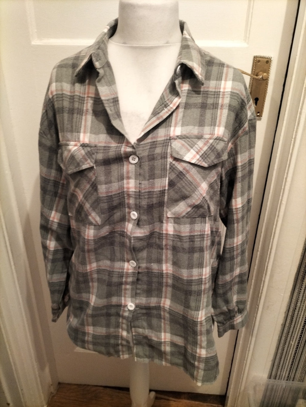 Ladies Shein Size Large Pale Green Check Collared Blouse Long Sleeved Bobbling