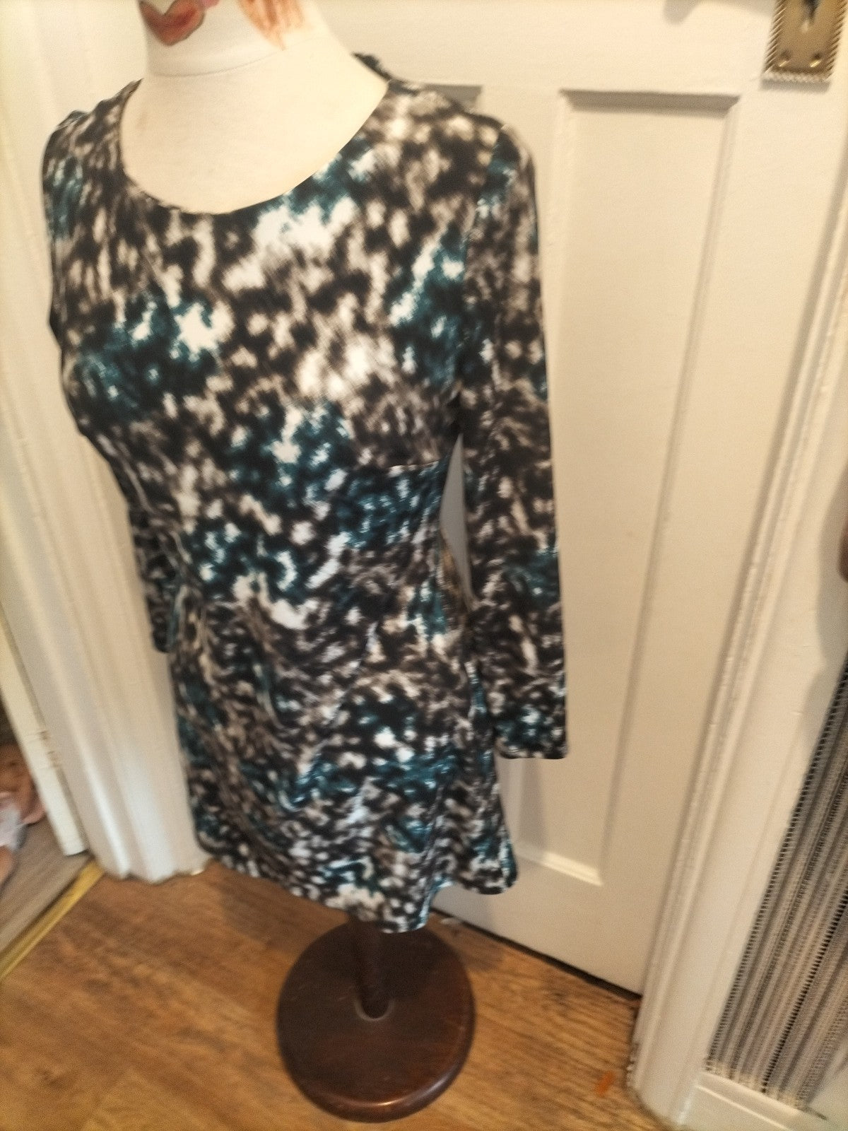 Ladies Planet Size XS Green/Brown/Beige Long Sleeved Dress