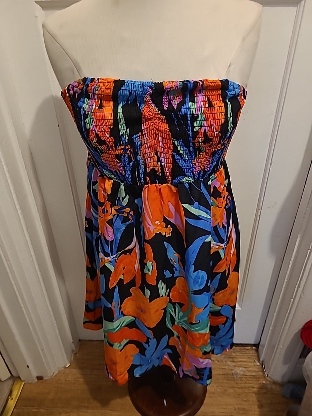 Ladies Size Large Bubble Hem Multicoloured Sleeveless Strapless Dress