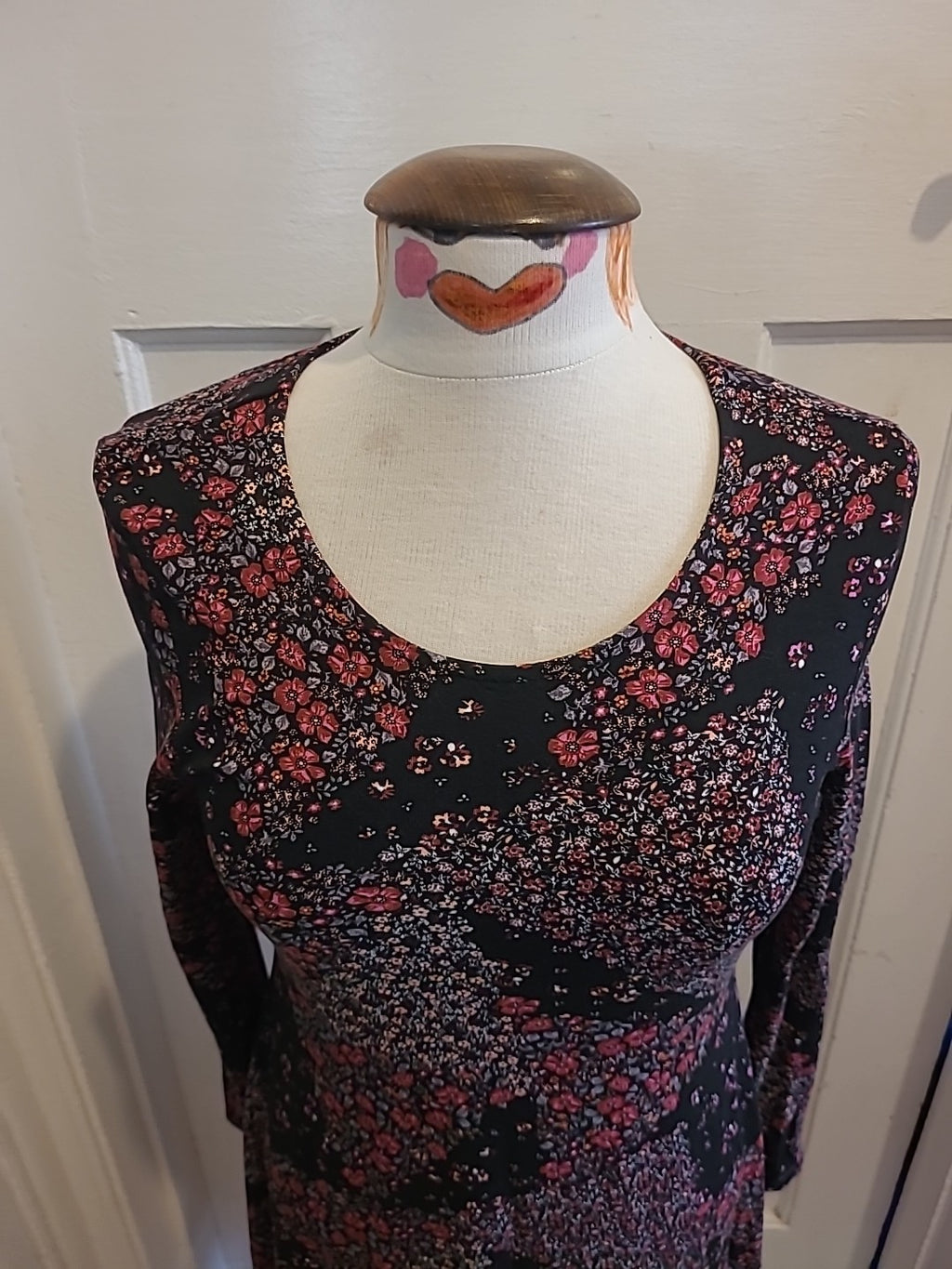 Ladies Size Medium Floral Mid Sleeved Dress
