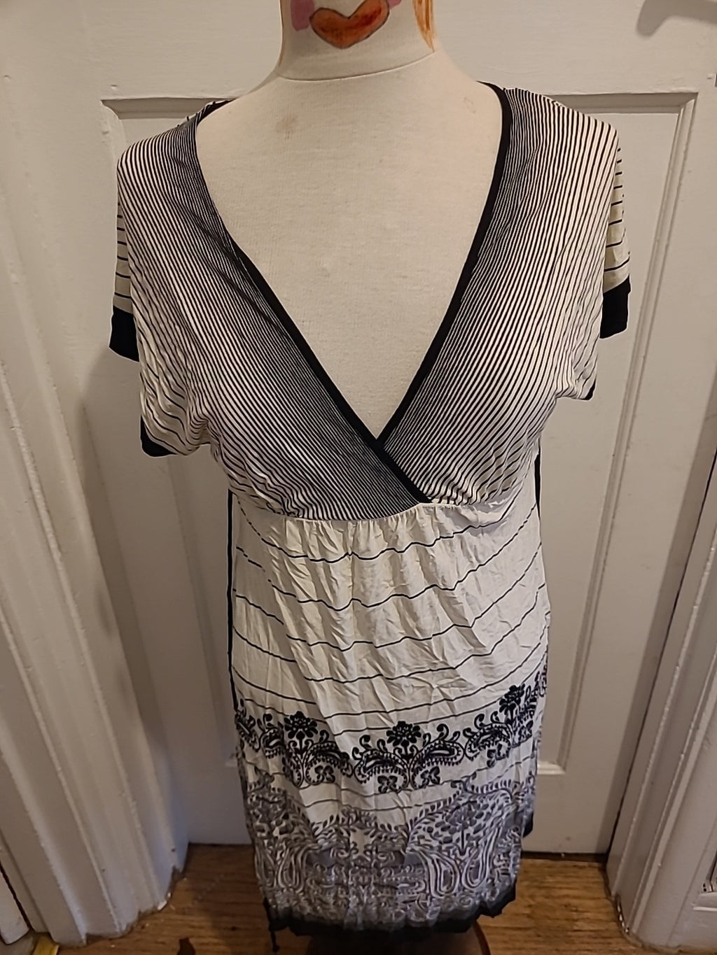 Ladies Oasis Size 14 Black/White Cap Sleeved Dress