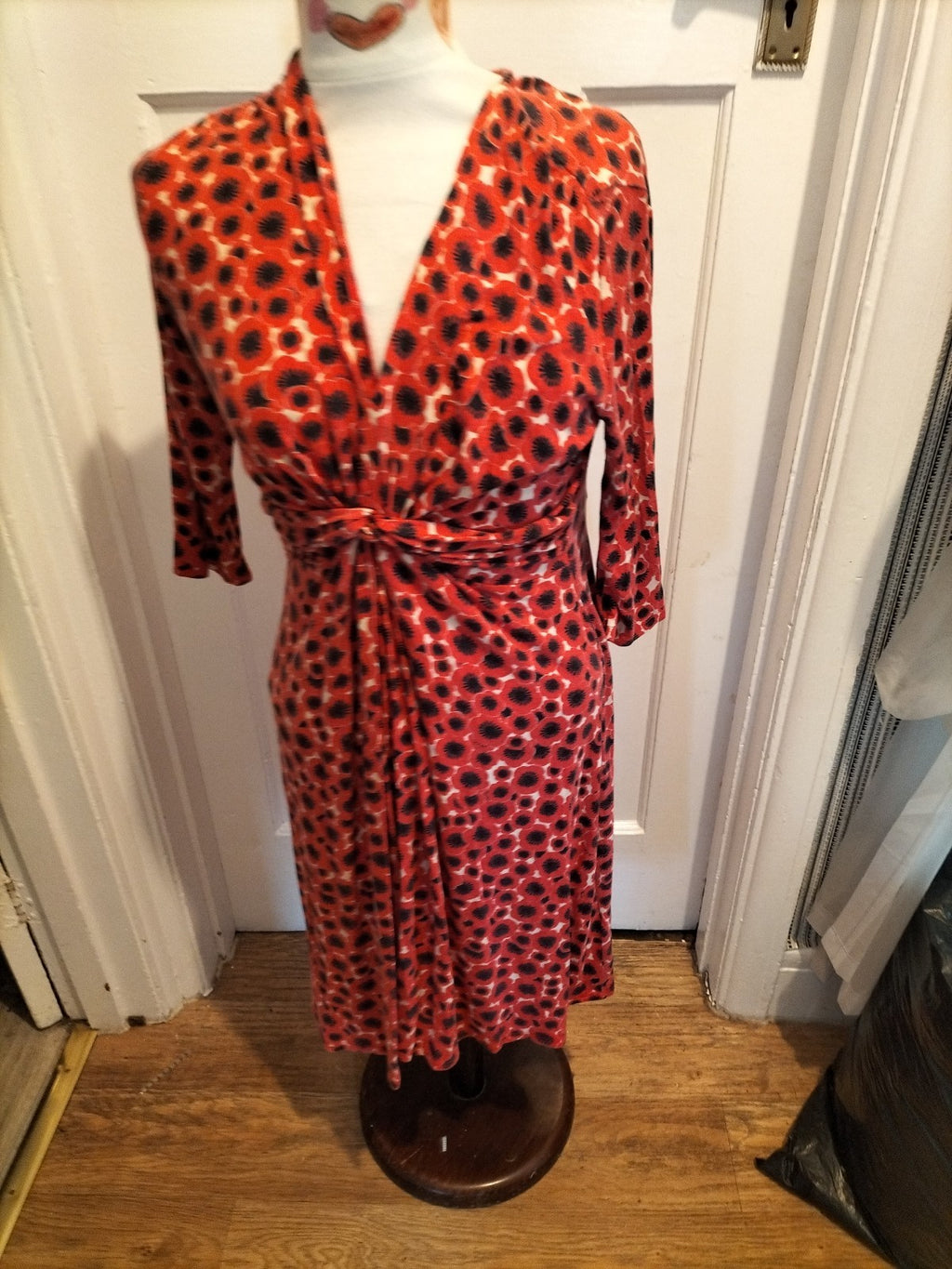 Ladies Phase Eight Size Medium Red With Black Pattern V Neck Dress