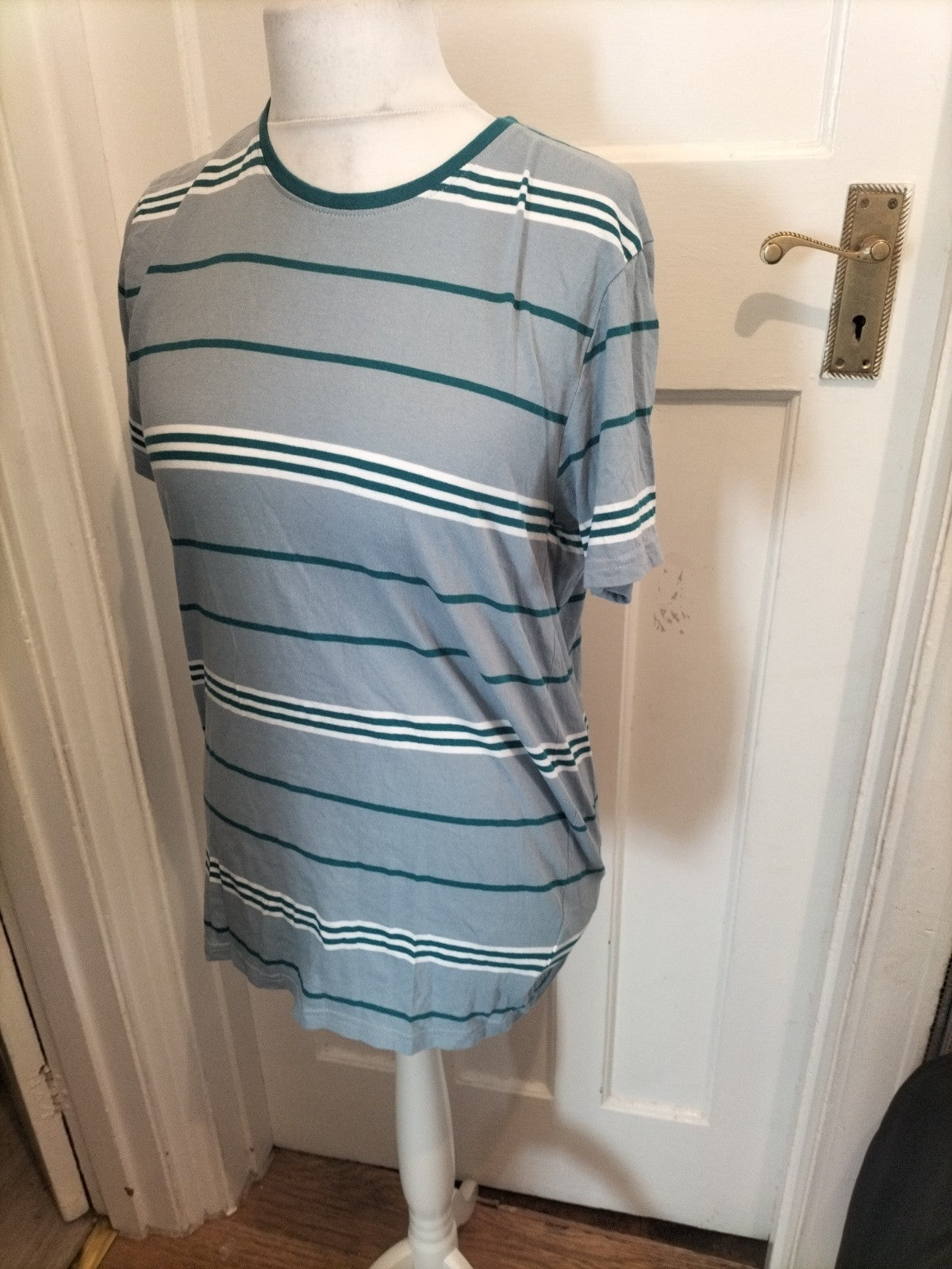 Mens Brave Soul Size L Blue And Teal Short Sleeved Tshirt
