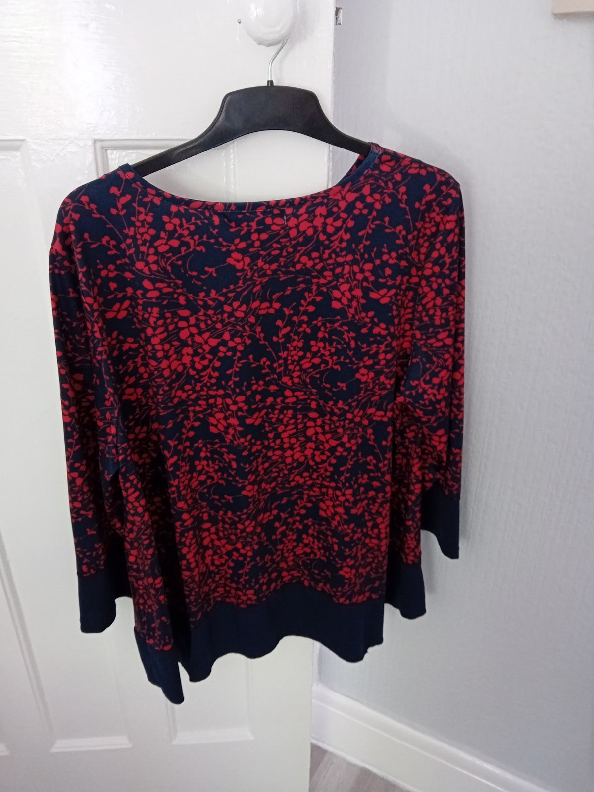 Ladies Jessica Graaf 3/4 Sleeve Red/ Navy Top Size XL Free Delivery