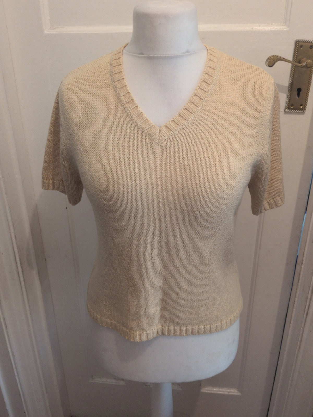 Ladies Essentials Size 14-16 Beige Short Sleeve V Neck Jumper