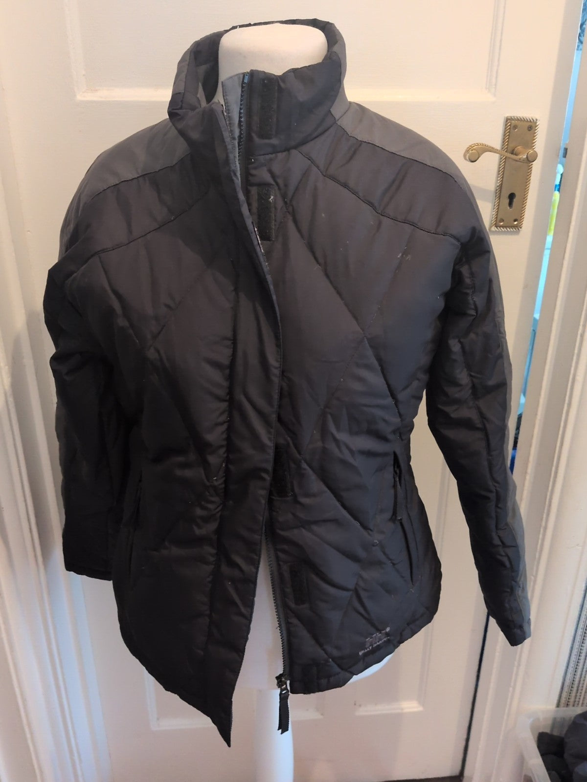 Helly Hansen Medium Grey And Black Puffer Jacket