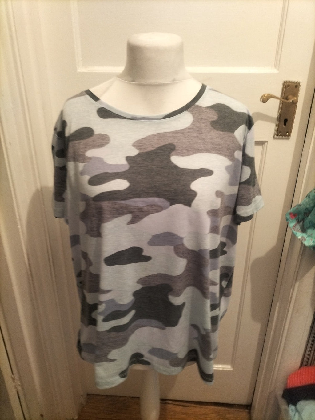Marks And Spencer 22 Camo Style Pattern Short Sleeve T-shirt