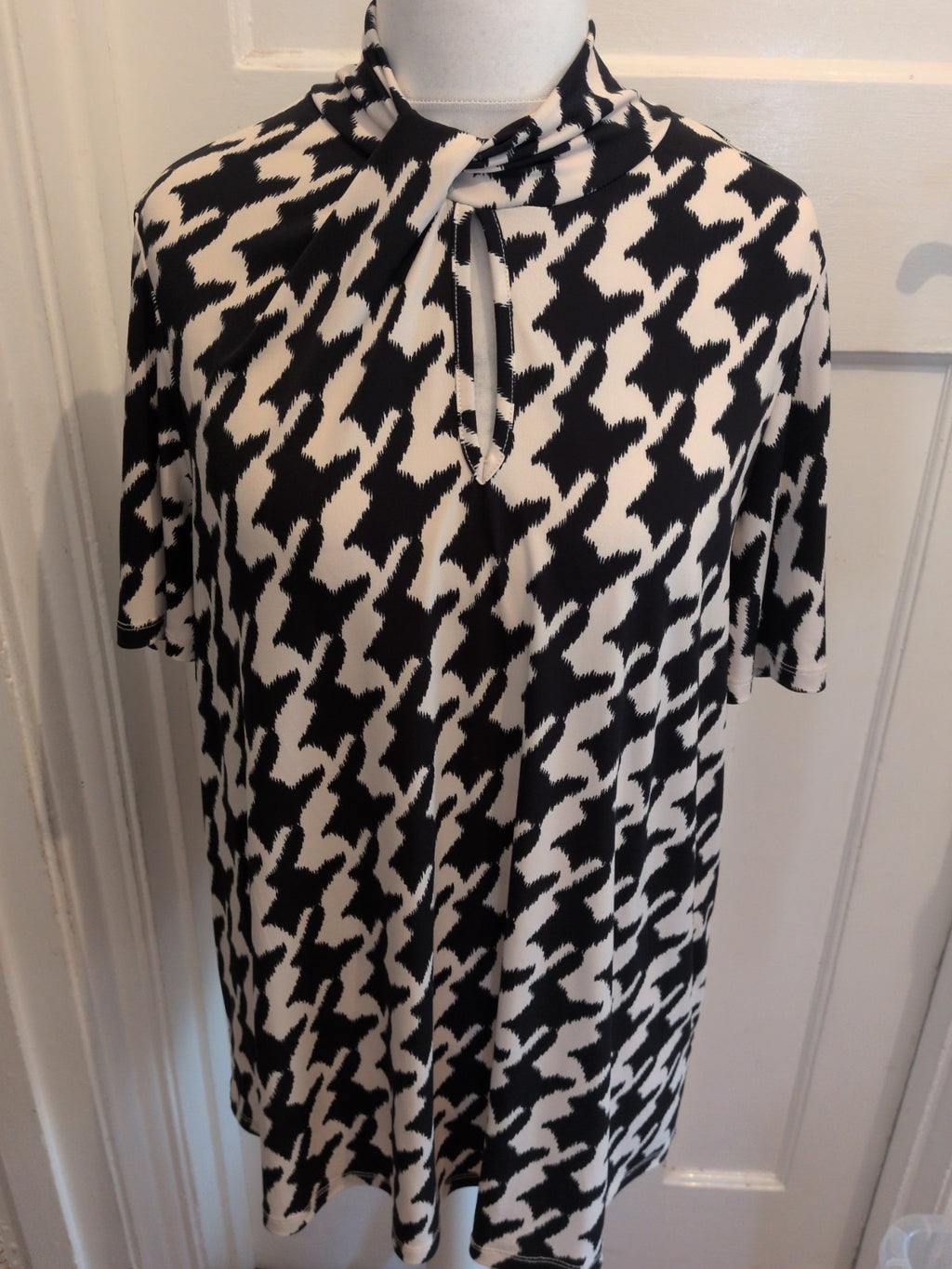 Tu 16 Ivory And Black Streaky Short Sleeve Blouse