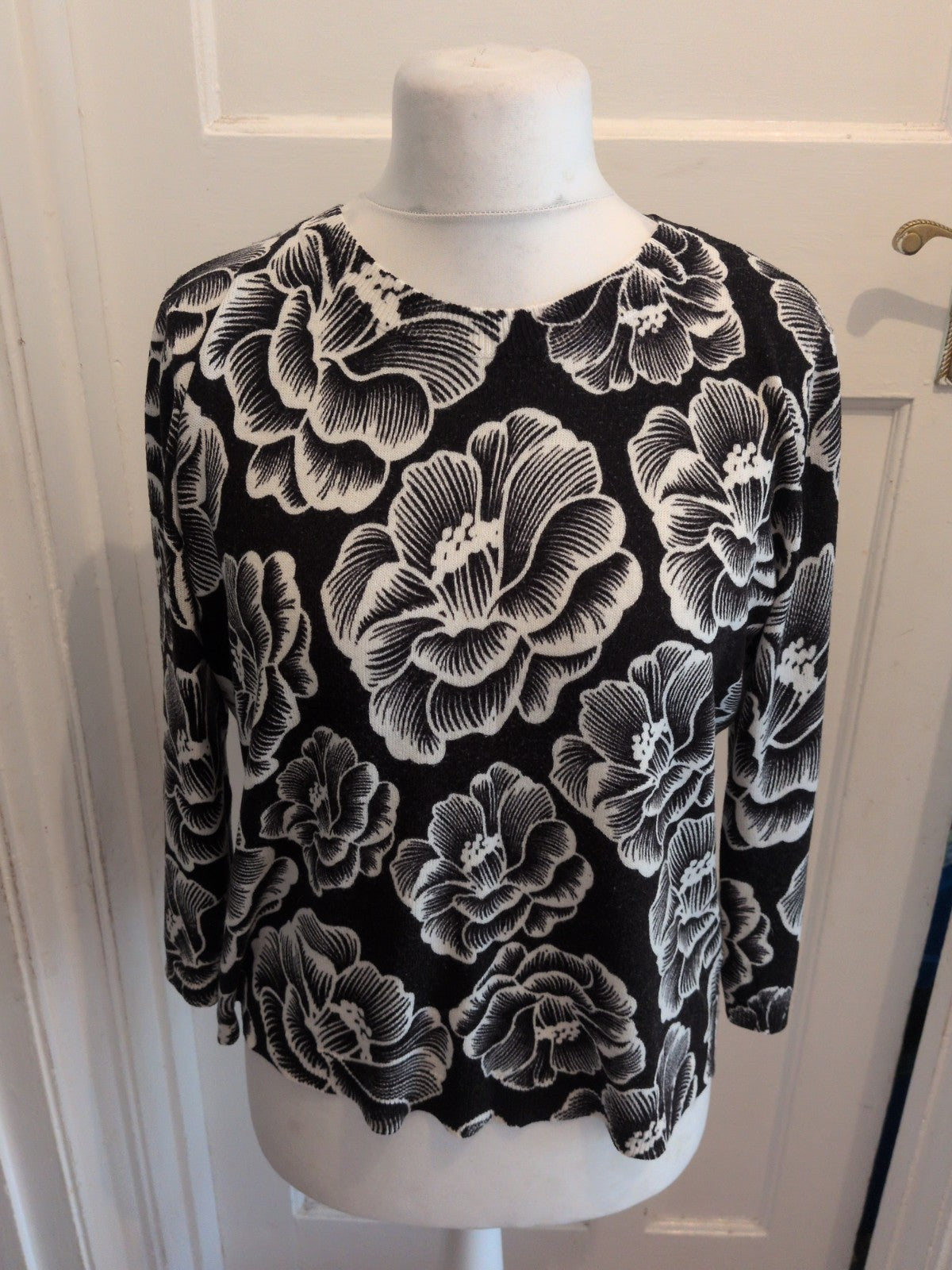 Ladies Papaya 16 Black Flower Long Sleeve Jumper