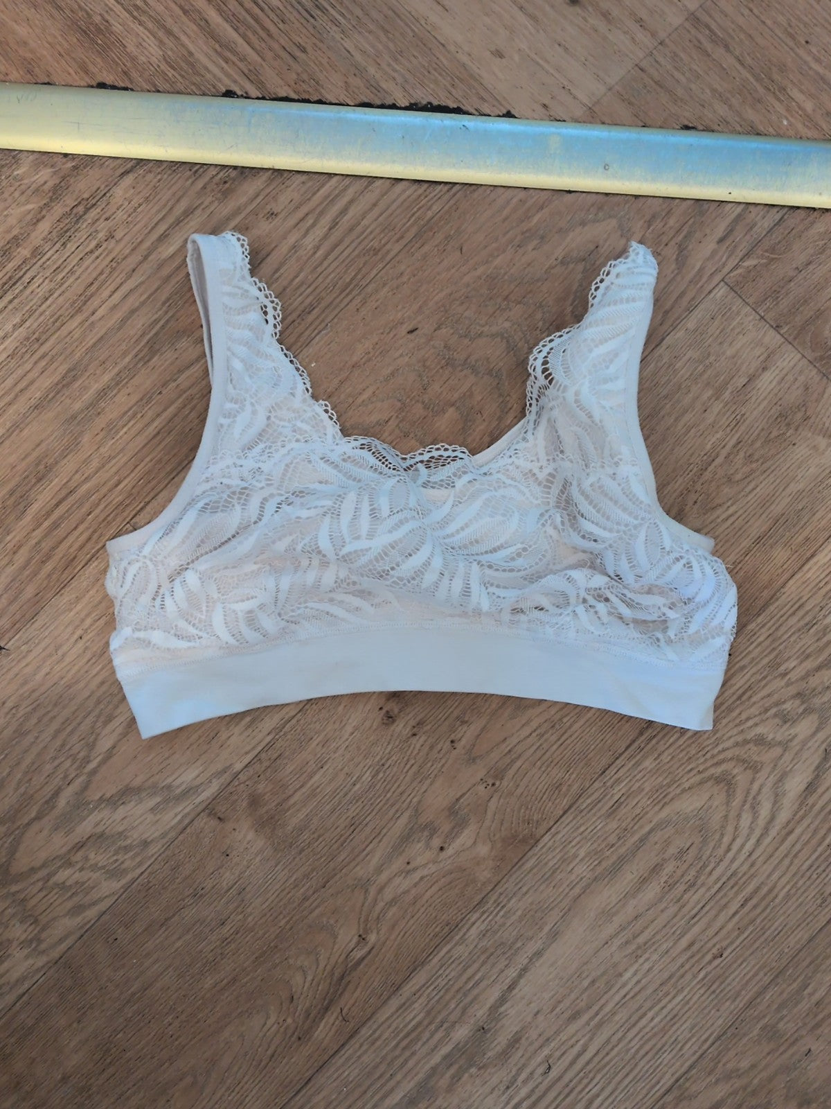 George Large White Floral Lace No Pad No Wire Bralette