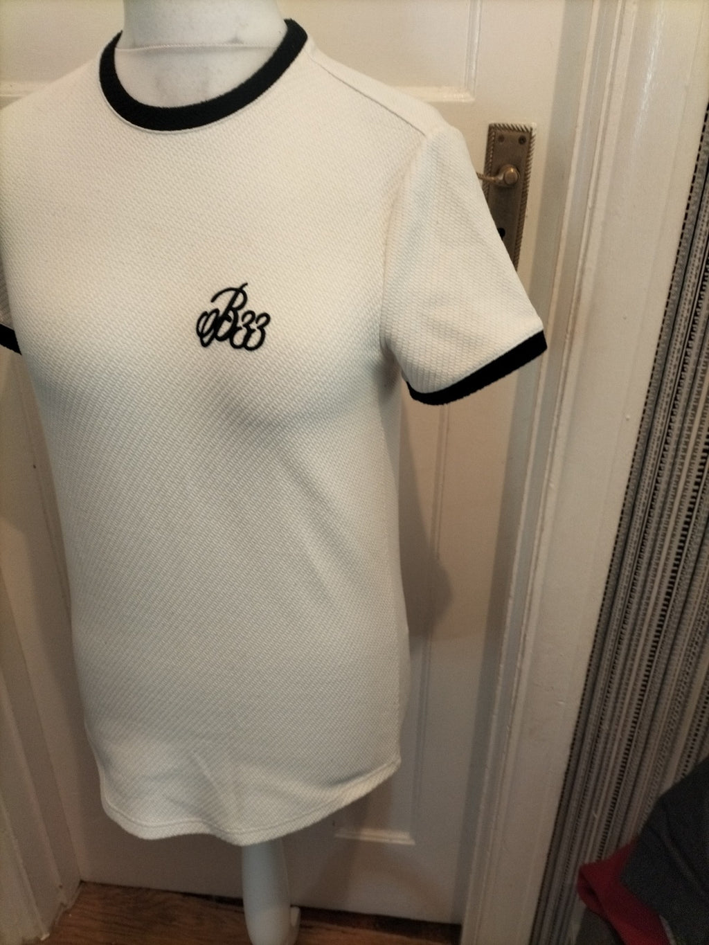 Mens Bee Inspired Size XS Ivory Short Sleeved Tshirt