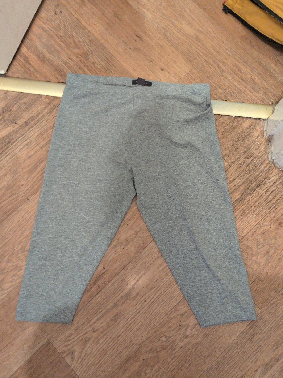 Primark 12-14 Grey Cropped Leggings