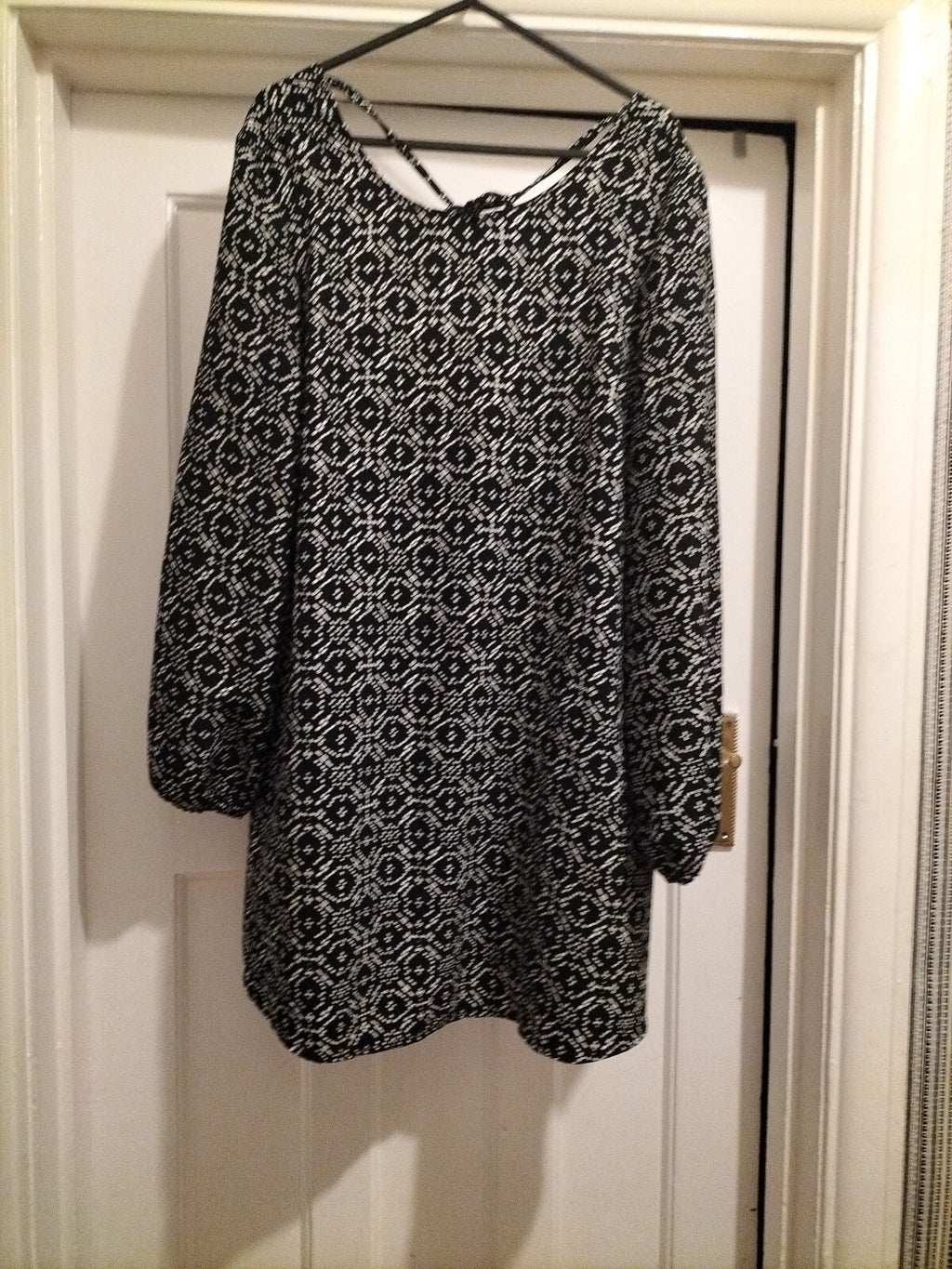 Ladies Asos Size 10 Black/white Top