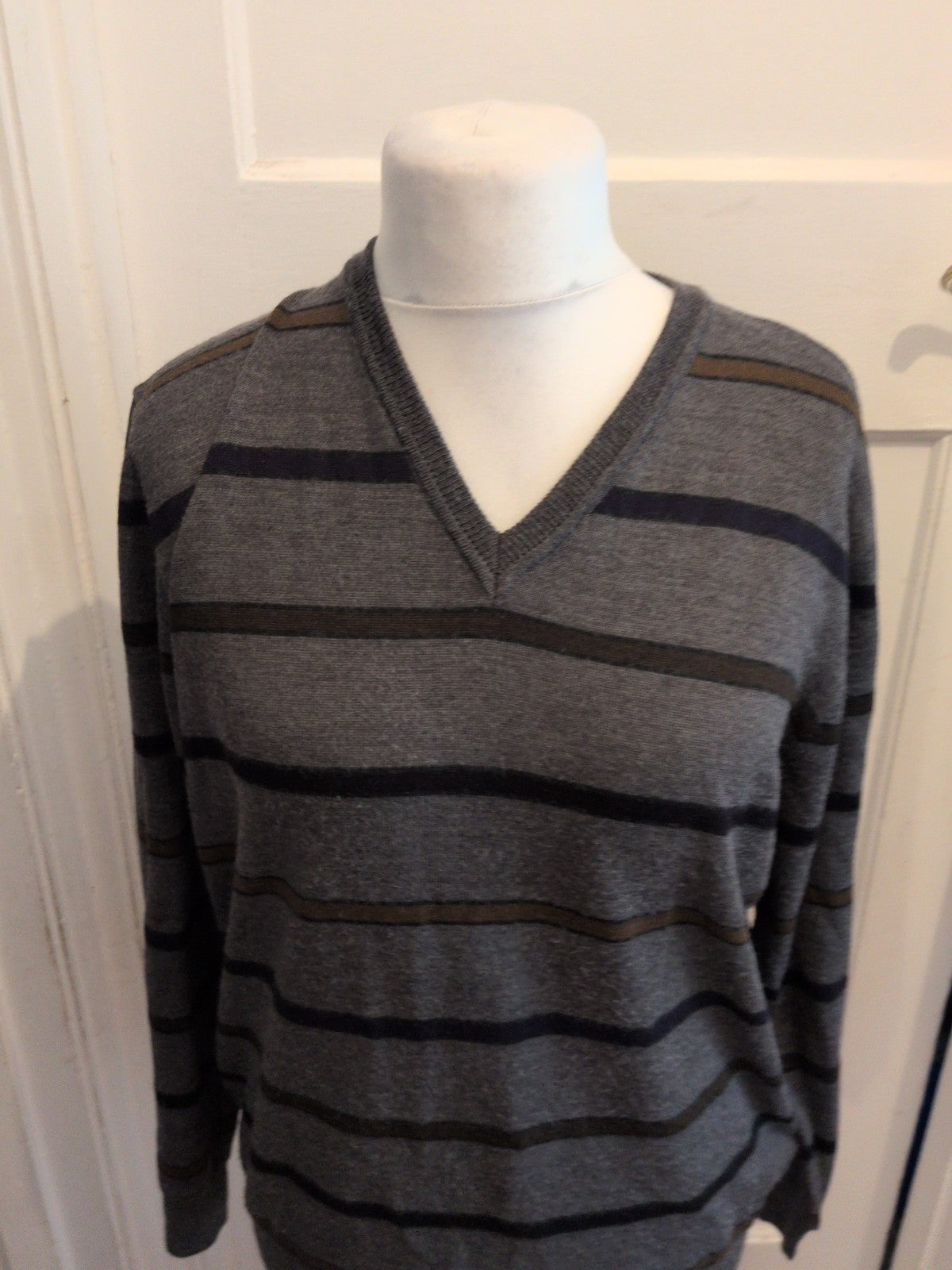 Mens Large Grey Stripe V Neck Jumper