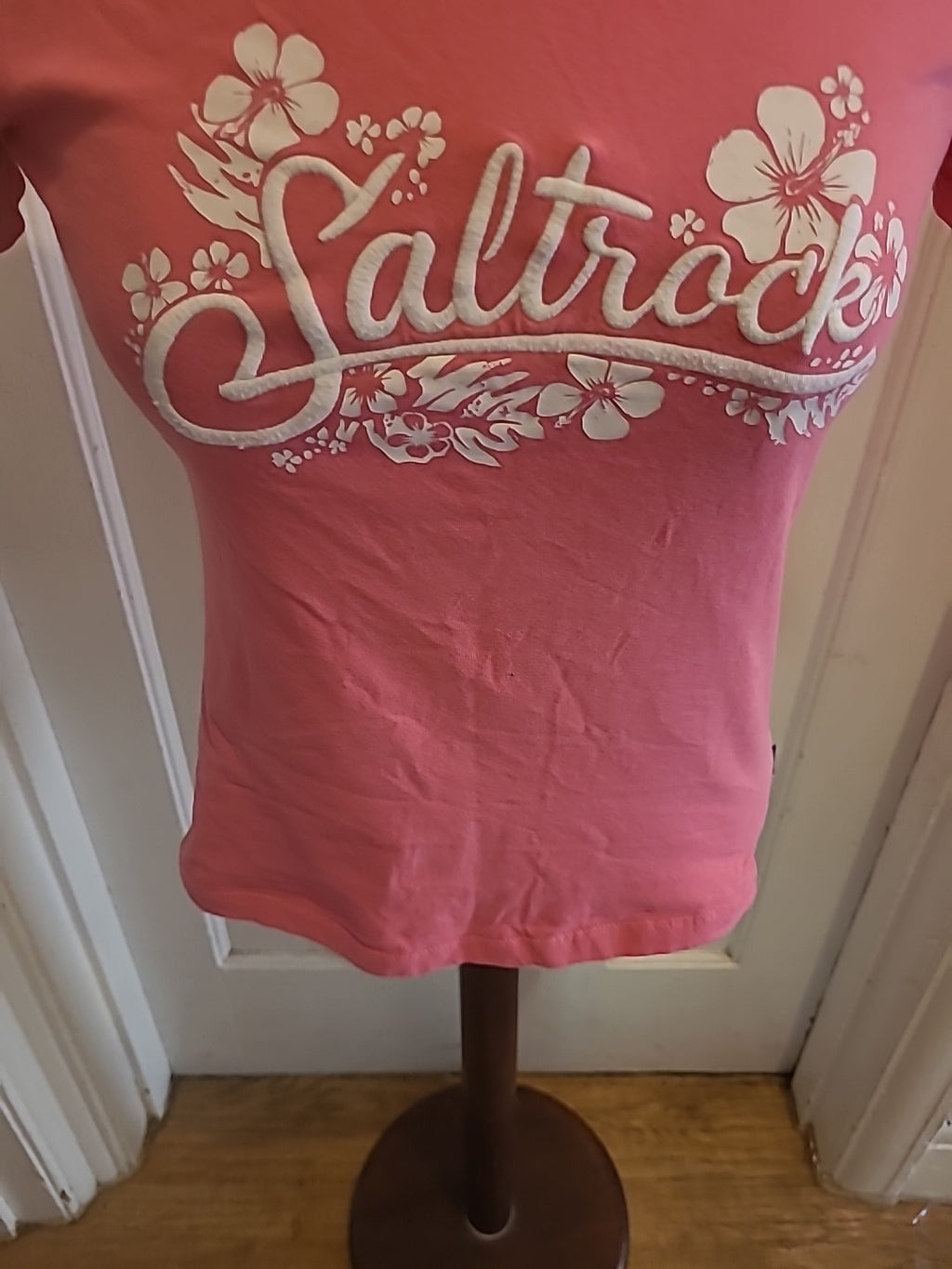 Ladies Saltrock Size 6 Pink Short Sleeved Tshirt