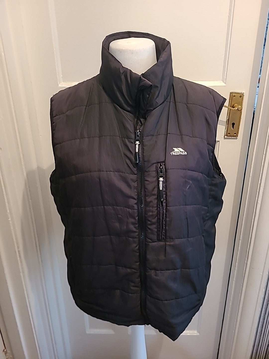 Mens Trespass Size Large Black Sleeveless Puffer