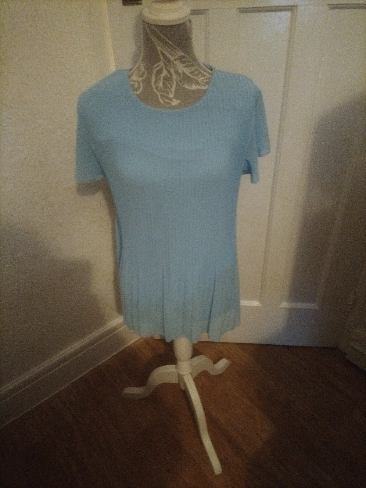 Ladies Size 8 Pale Blue Short Sleeved Lined Blouse