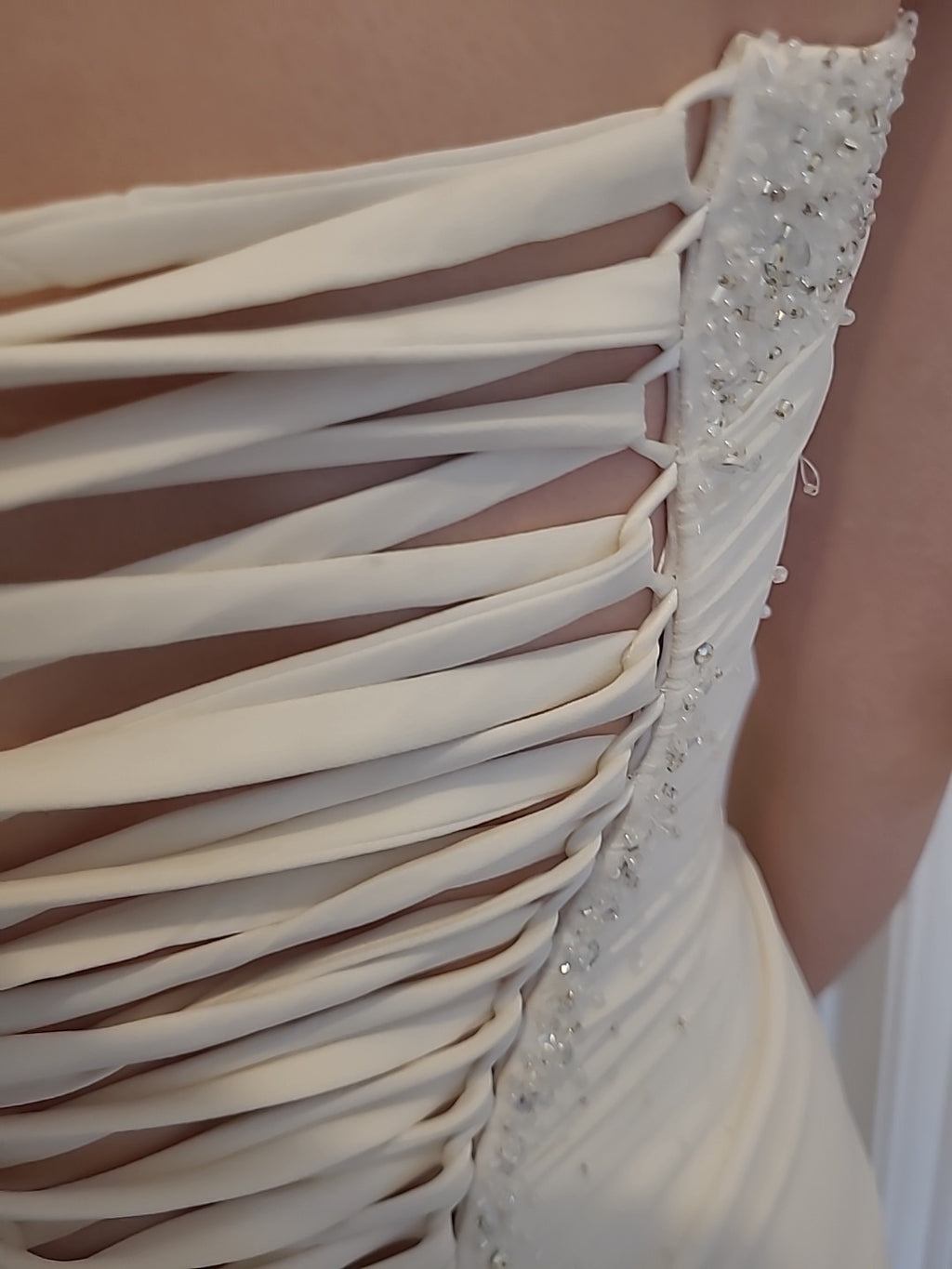 Ladies Wedding Gown Size 8 D'ZAGE Pale Ivory & Sequins