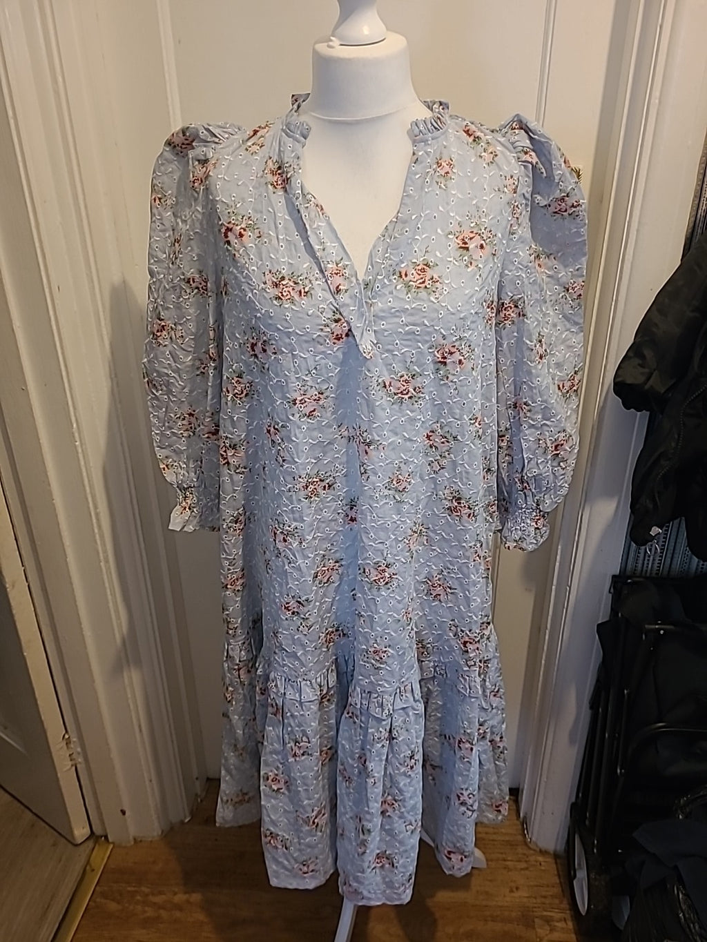 Ladies Asos Size 12 Pale Blue Floral Long Sleeved Flare Dress